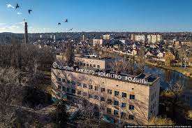 В кривом роге также установлены самые большие в мире цветочные часы. Http Krlife Com Ua News Krivoi Rog Glazami Moskvicha I Tut Prikhodit Eto Prosto Snosit Kryshu Foto