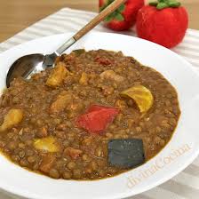 Tiene tan solo un puñado de ingredientes (a variar según gustos) y todos muy baratos. Lentejas Con Sofrito De Verduras Receta De Divina Cocina