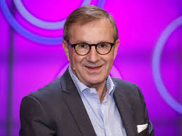 Jan hofer machte nach 35 jahren schluss mit der „tagesschau und wird nun bald beim moderator jan hofer (70) verabschiedete sich im vergangenen jahr nach über drei jahrzehnten von der. Jan Hofer Ard Verrat Wie Viel Tagesschau Sprecher Verdienen Reich Werden Kann Man Nicht Stars