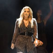 Demi lovato was the host of the 2020 people's choice awards which was held at the barker hangar in santa monica, california on sunday (november 15). Demi Lovato Teases First Comeback Performance At 2020 Grammys Following Drug Overdose Mirror Online