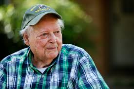 At 99, widowed Navy vet is immersed in northwest Dallas community's  drive-by birthday wishes