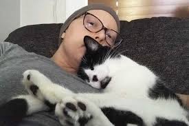 As one woman said, when it gets really bad, i just tell my family i'm having a bad cancer day and go upstairs and crawl into bed. you choose when to talk about your cancer. Woman Credits Pet Cat With Detecting Breast Cancer Saving Life