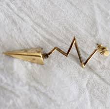 Dip a soft cloth in the warm solution and wipe the jewelry carefully to remove residue and tarnish. How To Clean Gold Jewelry In 10 Minutes Ounce Of Salt