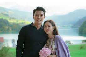Son ye jin 's agency has spoken up about the recent dating rumors sparked by photos of son ye jin and hyun bin grocery shopping together. Hyun Bin S Agency Denies Dating Rumors With Son Ye Hyun Bin Bfn My