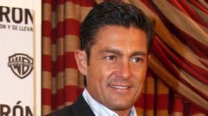Fernando Colunga se convertirá en padre por primera vez a sus 57 años?