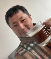 Cold breeze and the smell of coffee and bacon