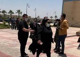 طفولة دنيا سمير غانم وإيمي سمير غانم. Yqbbpvhauj8l3m