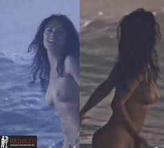 Top 40: Salma Hayek Nude Pussy & Tits Pictures (2025)