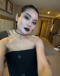 Black is such a happy color 🖤