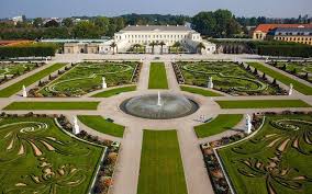 Das telefonbuch kann mit 53 adressen antworten! Le Chateau D Herrenhausen Grosser Garten Grand Jardin Jardins Royaux Herrenhausen Hannover Royal Garden Beautiful Places In The World Beautiful Gardens