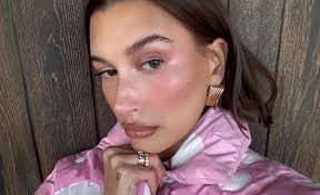 Le look Sugar Plum Fairy de Hailey Bieber