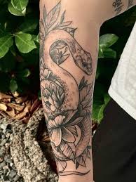 Schlange Tattoo Unterarm Tattoo Snake Tattoo Loinework Tattoo Whip Shading Tattoo Tattoo Ideas Arm Tatt Tattoo Und Piercing Natur Tattoos Unterarm Tattoo