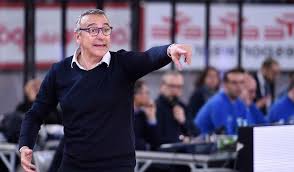 La roma calcio femminile è lieta di annunciare che roberto piras è il nuovo allenatore della prima squadra giallorossa. Basket Lino Lardo E Il Nuovo Allenatore Della Nazionale Femminile Sport Donna