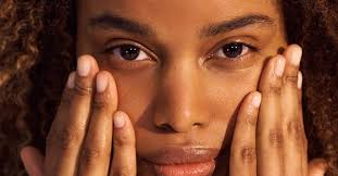 Van AHA tot vitamine C: jouw eigen schoonheidslabo thuis