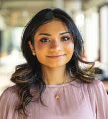 Meredith Vogel's Instagram, Twitter & Facebook