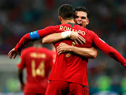 Der kader ist auf allen positionen überaus hochkarätig besetzt, angefangen mit david de gea im tor bis hin zum angriff, wo unter anderem diego costa für die notwendigen tore. Wm 2018 Spektakulares 3 3 Zwischen Portugal Und Spanien Der Spiegel
