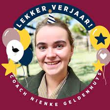 Lekker verjaar Coach Nienke! Hoop jy geniet jou eerste verjaarsdag as deel  van die Blessie familie! ⭐️