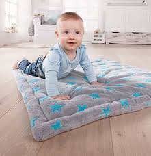 Xxl patchworkdecke so nahst du sie aus jersey mamahoch2. Nahanleitung Sternchen Krabbeldecke Buttinette Bastelshop