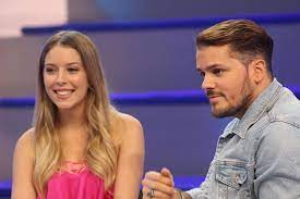 The evaluation covers the followed years: Mickael Carreira Quebra O Silencio Sobre A Morte Da Irma Sara 1999 2020 Vox Pop Tv A Febre Da Televisao