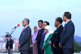 Perkhidmatan awam, kesejahteraan, antarabangsa dan media. Perhimpunan Bulanan Warga Jabatan Perdana Menteri Bersama Y A B Tun Dr Mahathir Bin Mohamad Perdana Menteri Malaysia