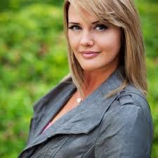 Melissa Slater's Instagram, Twitter & Facebook