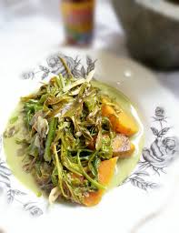 Kali ini aku share resep udang masak lemak. Masak Lemak Pucuk Paku