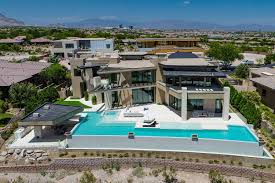 Spectacular Painted Feather Way Home In Las Vegas