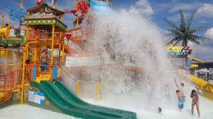 Aici gasesti toate stirile legate de parcuri de distractii, prezentari, exclusivitati, topuri si informatii actualizate si. Divertiland Cel Mai Mare Parc Acvatic De DistracÈii Din Romania IÈi Redeschide PorÈile Vineri 10 Iunie Noobz Ro