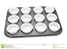 Unser testerteam hat unterschiedliche produzenten ausführlich analysiert und wir tefal zeigen ihnen als leser hier die resultate. Backblech Mit Papierschalen Fur Muffins Oder Kleine Kuchen Stockbild Bild Von Leer Muffin 66154353