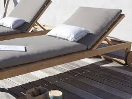 Transat Jardin 43 Idees Pour Un Bain De Soleil Ca Vous Dit Archzine Fr Transat Jardin Bain De Soleil Equipement De Piscine