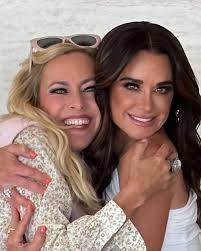 💎 Ma théorie sur l'amitié de Sutton avec KRU 💎 : r/RHOBH