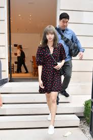 Bonfire present random event item list is now complete. Lisa Manoban Of Blackpink Seen Leaving Celine Boutique During Menswear S S 2020 Paris Fashion Week In Paris France 220619 1