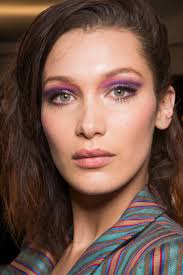 Anna Sui Fall 2018 Fashion Show Backstage The Impression Makeup Trends Gorgeous Makeup Makeup Trends 2018