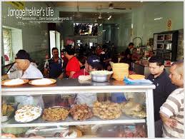 To the uninitiated, the photo of people queuing and waiting for their turn to eat might look absurd. Nasi Ganja Yong Suan Inicio Facebook