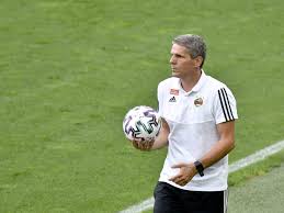 Die partie gegen schweinfurt wäre in gelsenkirchen gespielt worden, die klubs hatten das heimrecht getauscht. Rapid Wien Verlangerung Mit Kuhbauer Wohl In Landerspielpause Fussball Vienna At