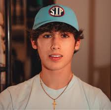 Rising Senior Evan Farrell Premieres Inspirational Sports Documentary at  Warren Central