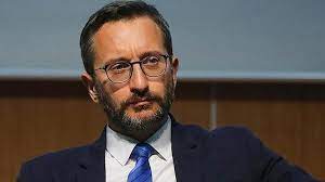 Jul 29, 2021 · i̇letişim başkanı fahrettin altun, sosyal medyada ecem güçlük adıyla açılan sahte bir hesabın sahibinin '3 yıl önce evine giderken 4 kişi tarafından tecavüze uğradığını. Fahrettin Altun Kimdir Fahrettin Altun Kac Yasinda Son Dakika Haberleri