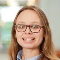 Elizabeth Pelletier's Instagram, Twitter & Facebook