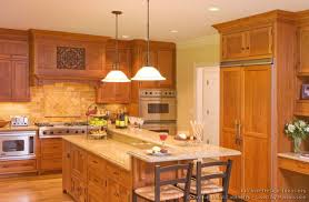 Pictures Of Kitchens Traditional Light Wood Kitchen Cabinets Kitchen 134 Custom Kitchen Island Kitchen Design Light Wood Kitchens