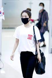 Seulgi Fashion Seulgi Airport Fashion Seulgi Airport 2016 Red Velvet Seulgi 2016 Seulgi Outfits Kpop Idol Airport Fa Fashion Outfits Fashion Airport Style