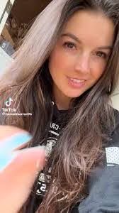 Hannah Earnest's Instagram, Twitter & Facebook