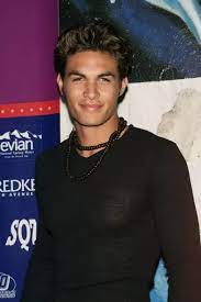 Elle aussi a aujourd'hui 44 ans. L Evolution De Jason Momoa Au Fil Des Annees
