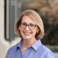 Lori Hitz's Instagram, Twitter & Facebook