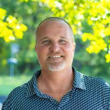 Willis Griffin's Instagram, Twitter & Facebook