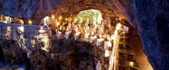 Consultez 3 428 avis sur ristorante grotta palazzese, noté 3,5 sur 5 sur forfaits touristiques. Grotta Palazzese A Restaurant In Polignano A Mare Dimora Pascali