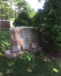 La Familia Defeo De Saint Charles Cementerio East Farmingdale Nueva York Amityville Horror Movies Horror