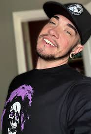 Helloooooo RockVillains! 🤘🏻 I just wanted to say that this is my bestie  and I's first Rockville & first ever festival! We flew over from the UK  just for it and I