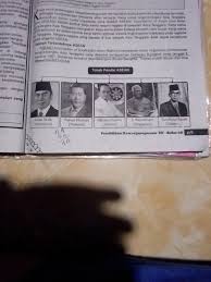 Seperti yang tercantum dalam deklarasi bangkok, pembentukan asean sangat didasari atas keinginan kerjasama, terutama dalam bidang ekonomi. Foto Orang Beserta Nama Mentri Luar Negri Yang Menandatangani Deklarasi Bangkok Brainly Co Id