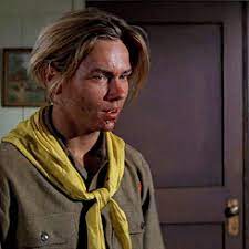 Young indiana (river phoenix) fights his way through a circus train while he tries to evade a group of grave. Fotitos Del River Bien Hermosas Para Que Sea Tu Nuevo Crush Detodo De Todo Amreading In 2021 River Phoenix Indiana Jones River Phoenix River And Joaquin Phoenix