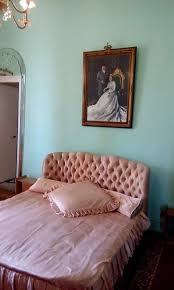 وتقع استراحة ركن فاروق على النيل بمحاذاة الطريق الرئيسي الواصل من القاهرة إلى حلوان عند نهاية كورنيش النيل في مدخل حلوان وافتتح ا Home Decor Decor Furniture